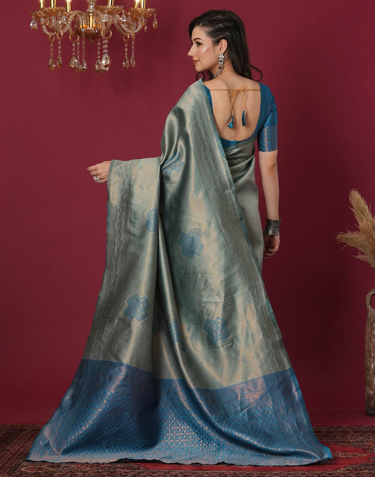 Blue Silk Blend Woven Woven Saree