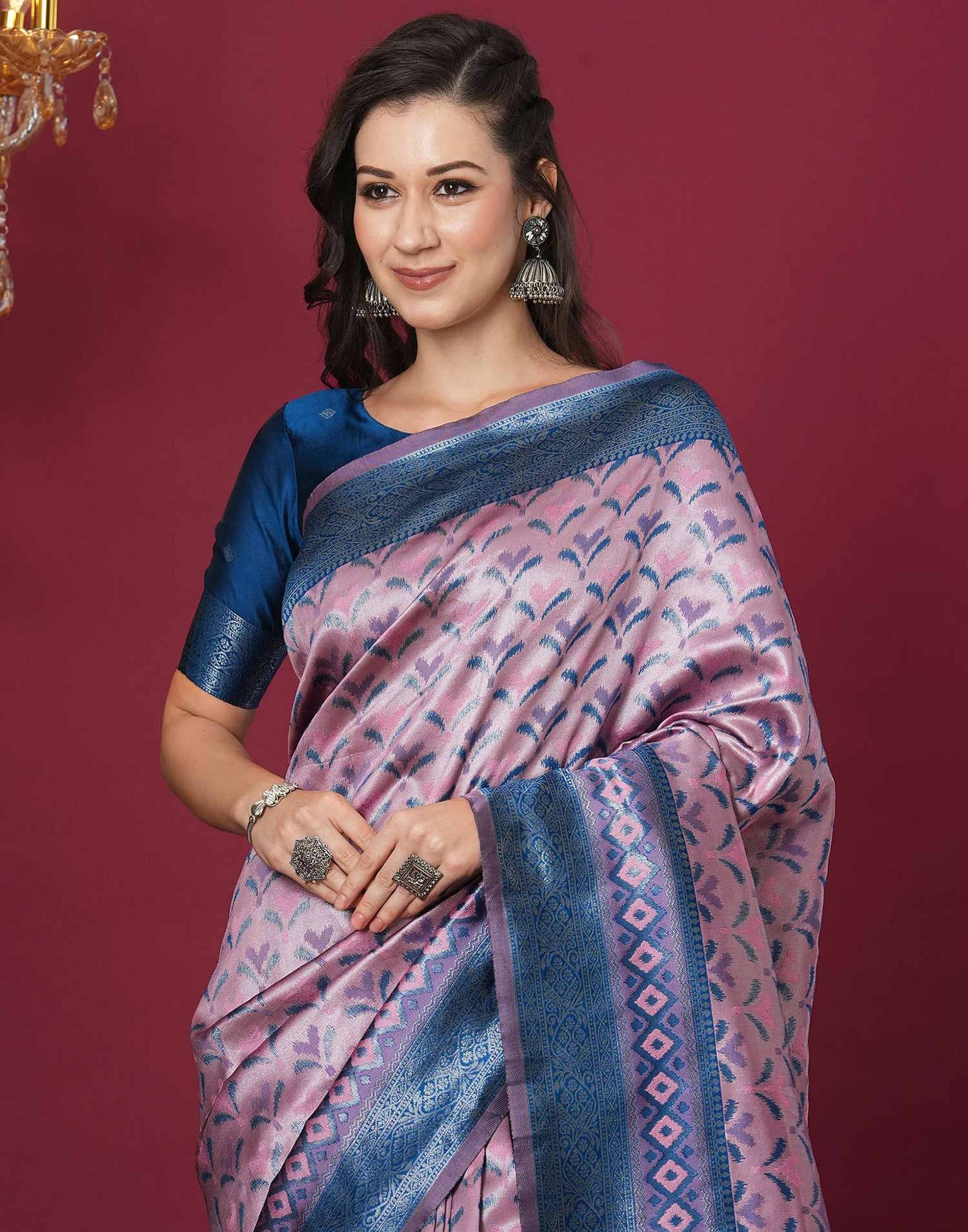 Pink Silk Blend Woven Woven Saree