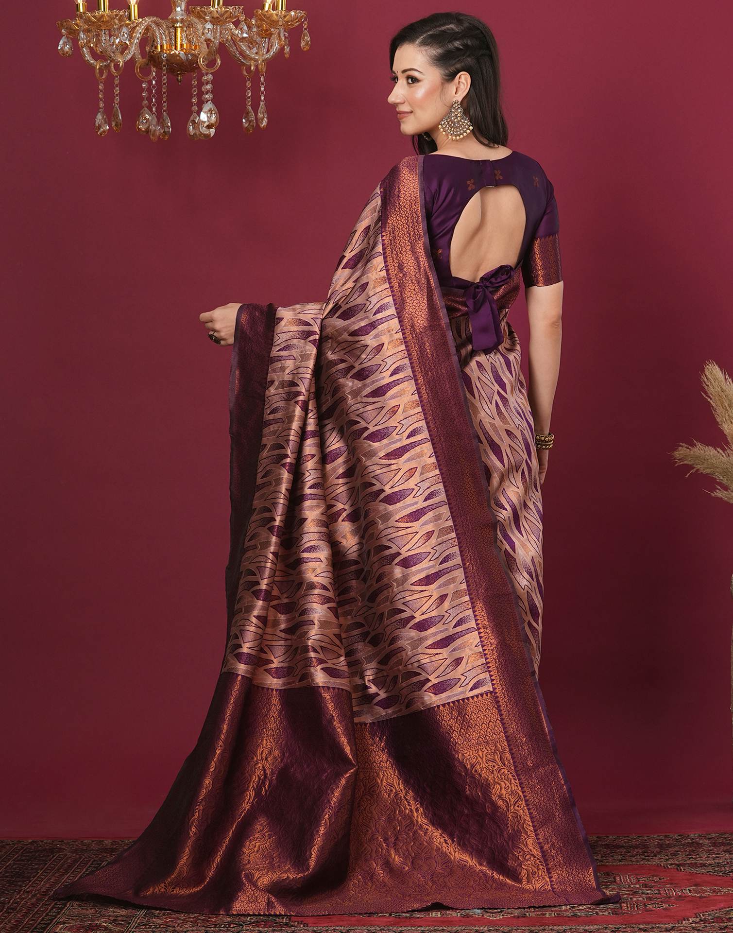 Brown Silk Blend Woven Woven Saree