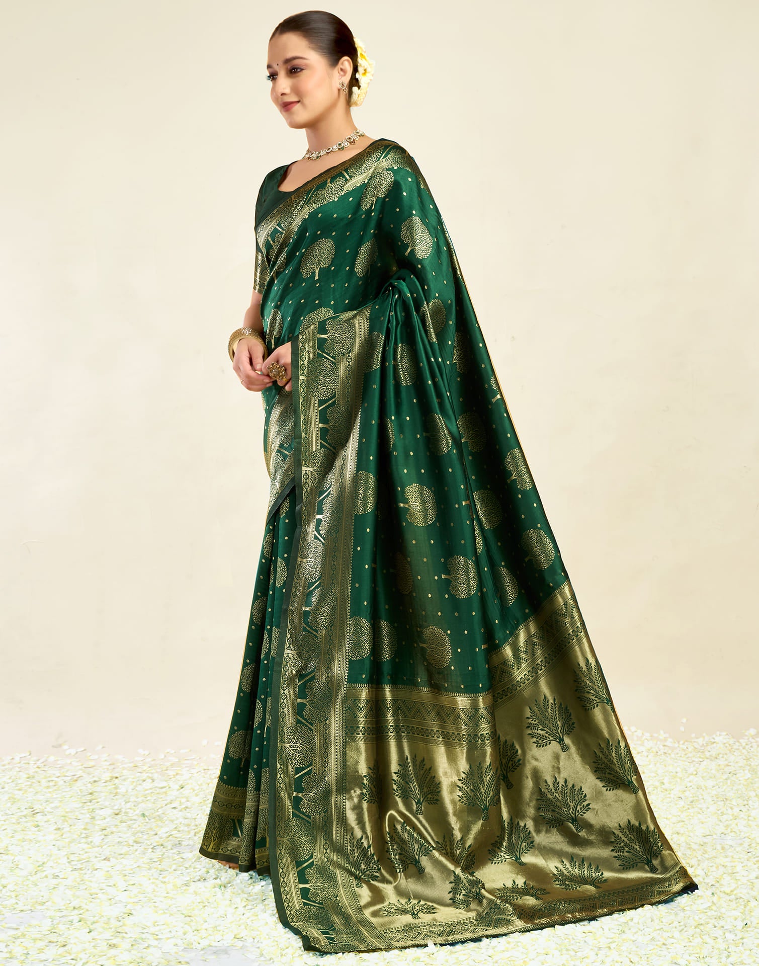 Green Silk Blend Woven Banarasi Saree