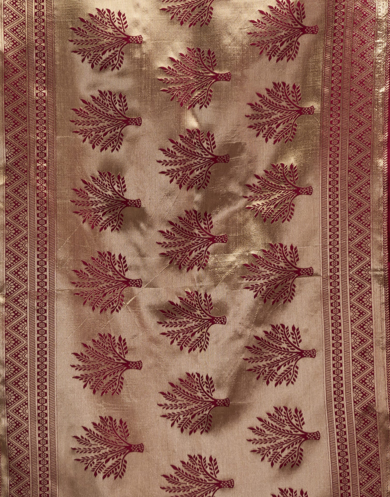 Maroon Silk Blend Woven Banarasi Saree