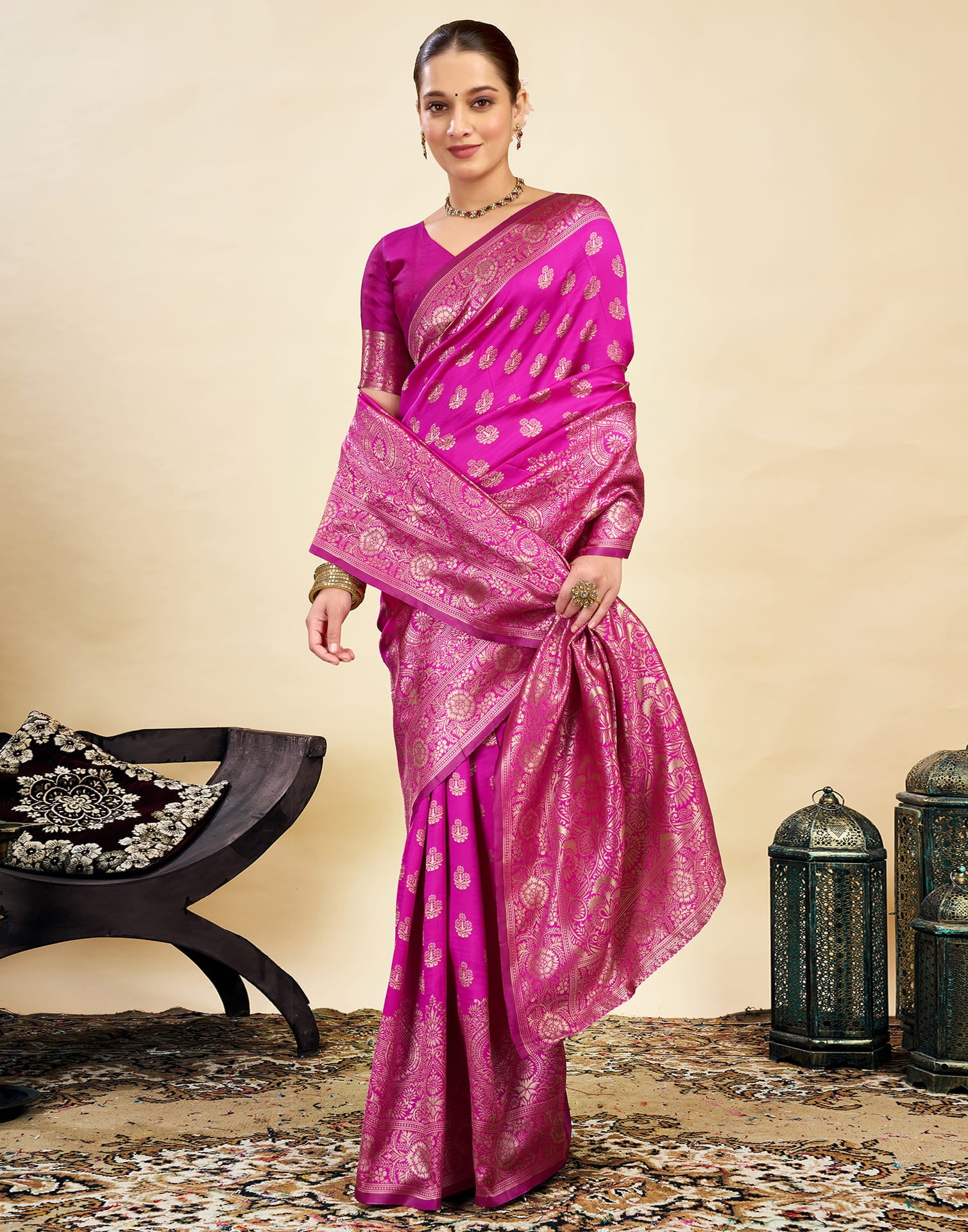 Pink Silk Blend Woven Banarasi Saree