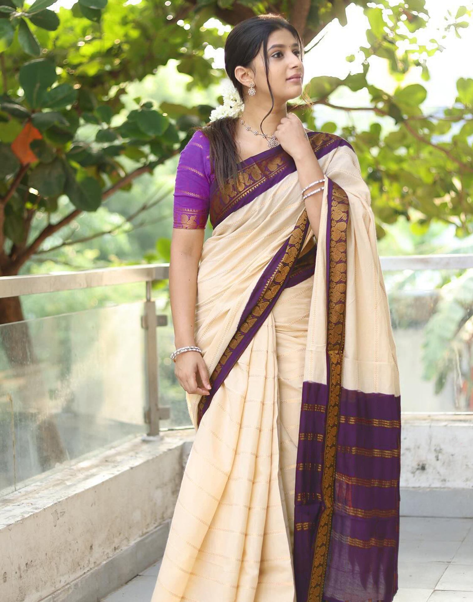 Off White Silk Weaving Banarasi Saree