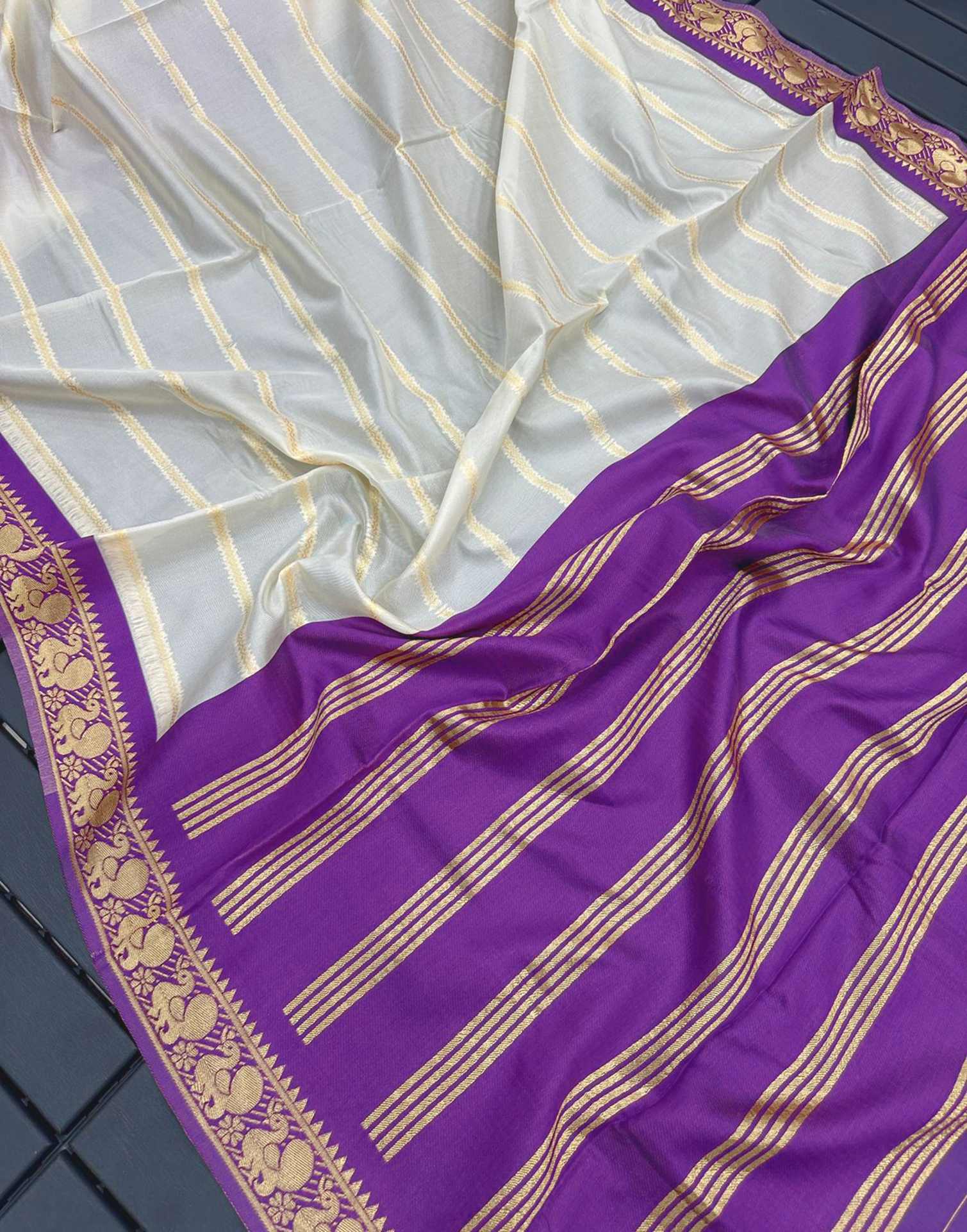 Off White Silk Weaving Banarasi Saree