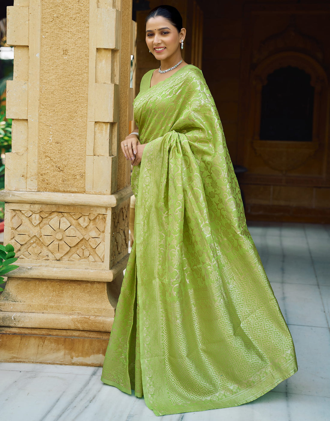 Green Silk Blend Woven Banarasi Saree