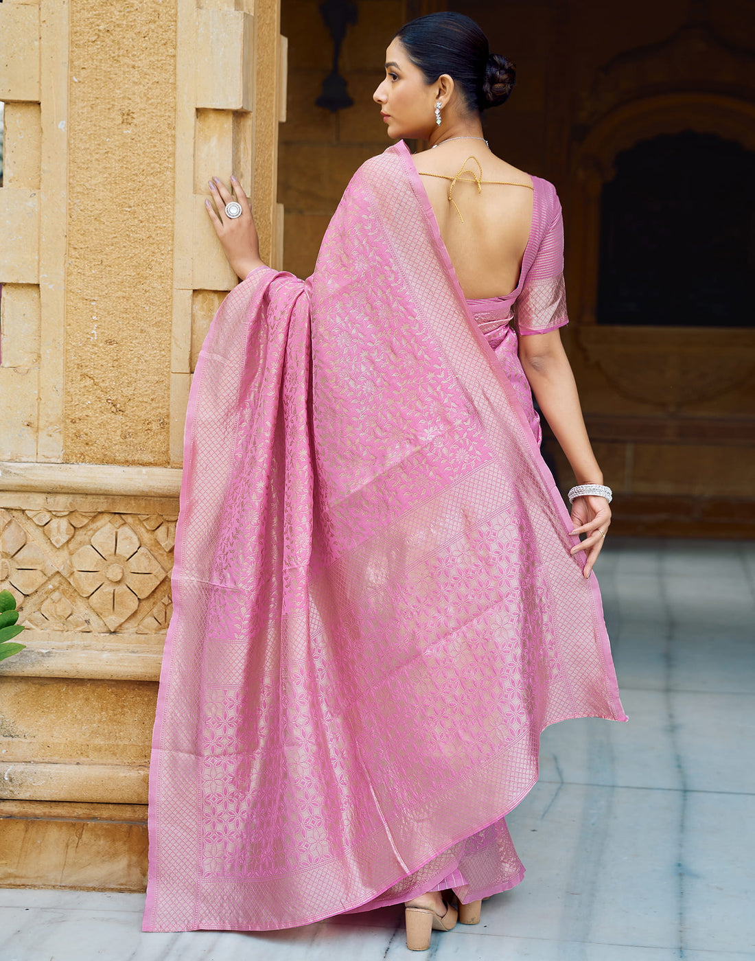 Pink Silk Blend Woven Banarasi Saree