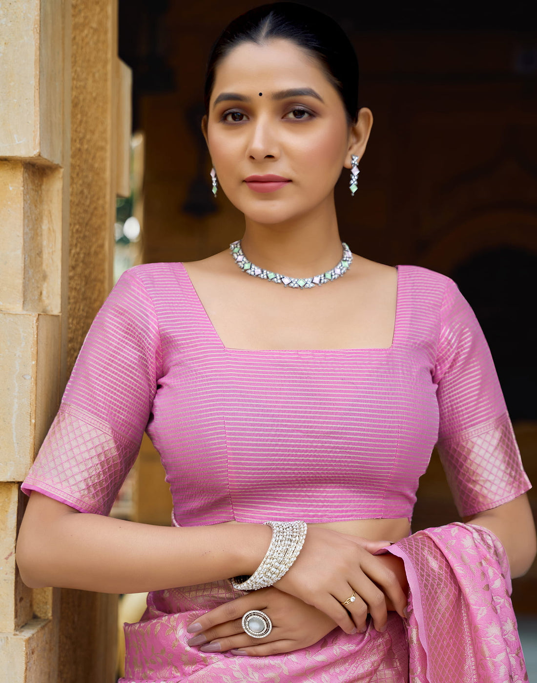 Pink Silk Blend Woven Banarasi Saree