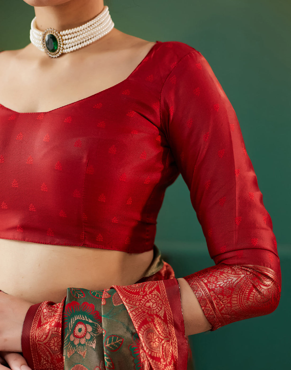 Green Silk Blend Woven Woven Saree