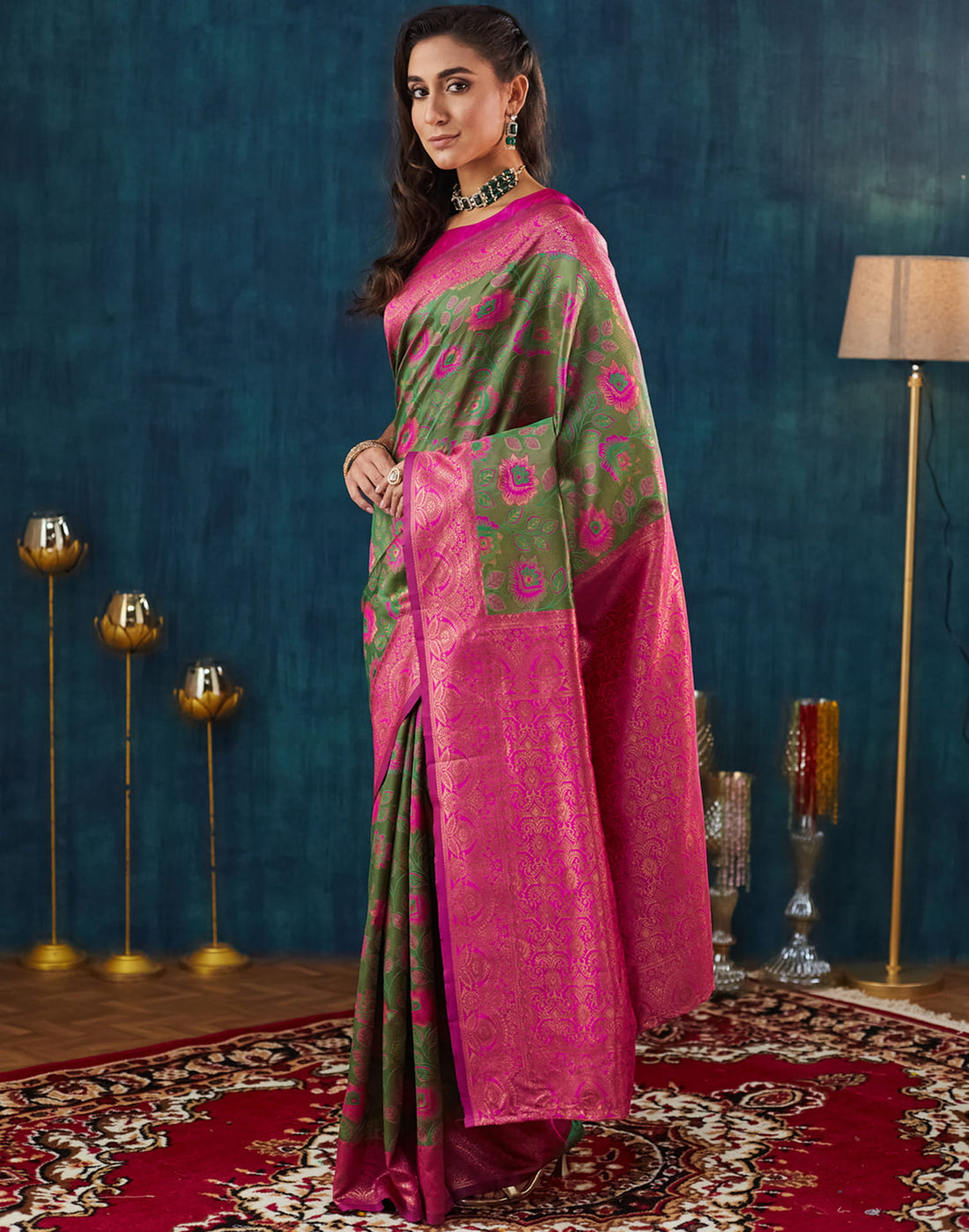 Green Silk Blend Woven Woven Saree