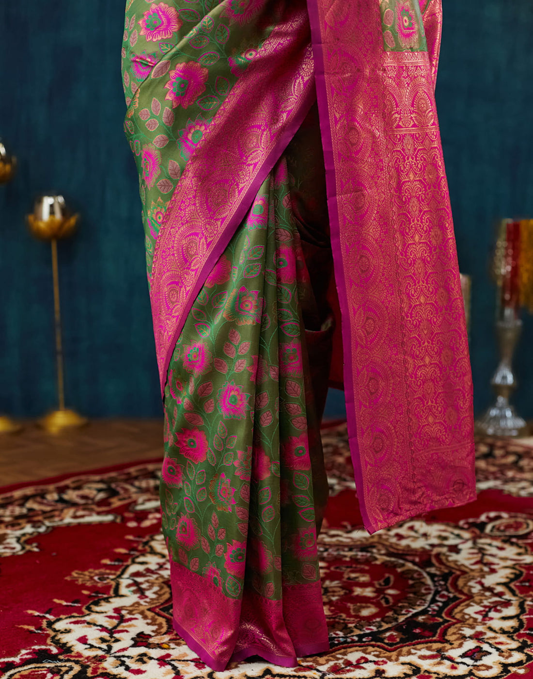 Green Silk Blend Woven Woven Saree