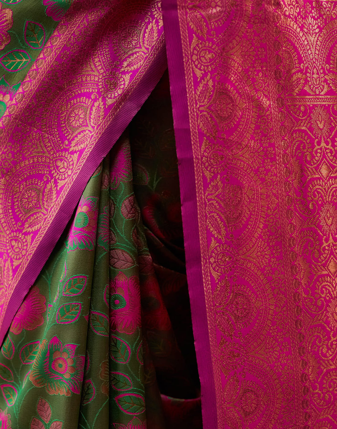 Green Silk Blend Woven Woven Saree