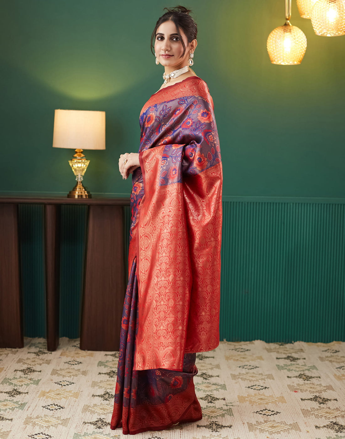 Purple Silk Blend Woven Woven Saree