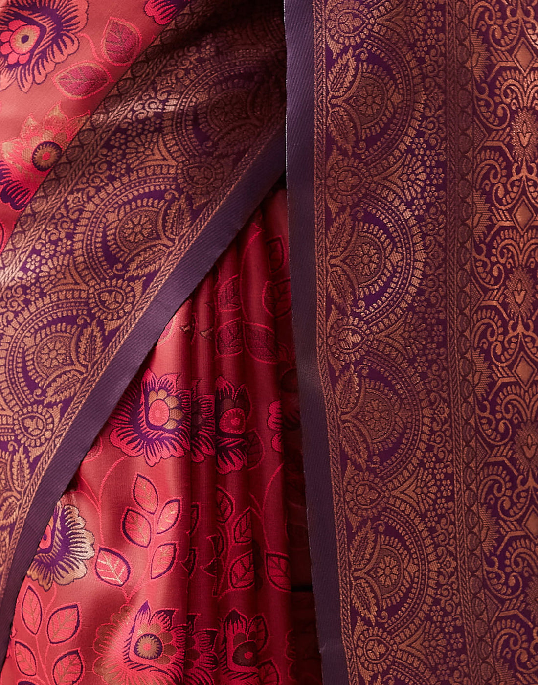 Red Silk Blend Woven Woven Saree