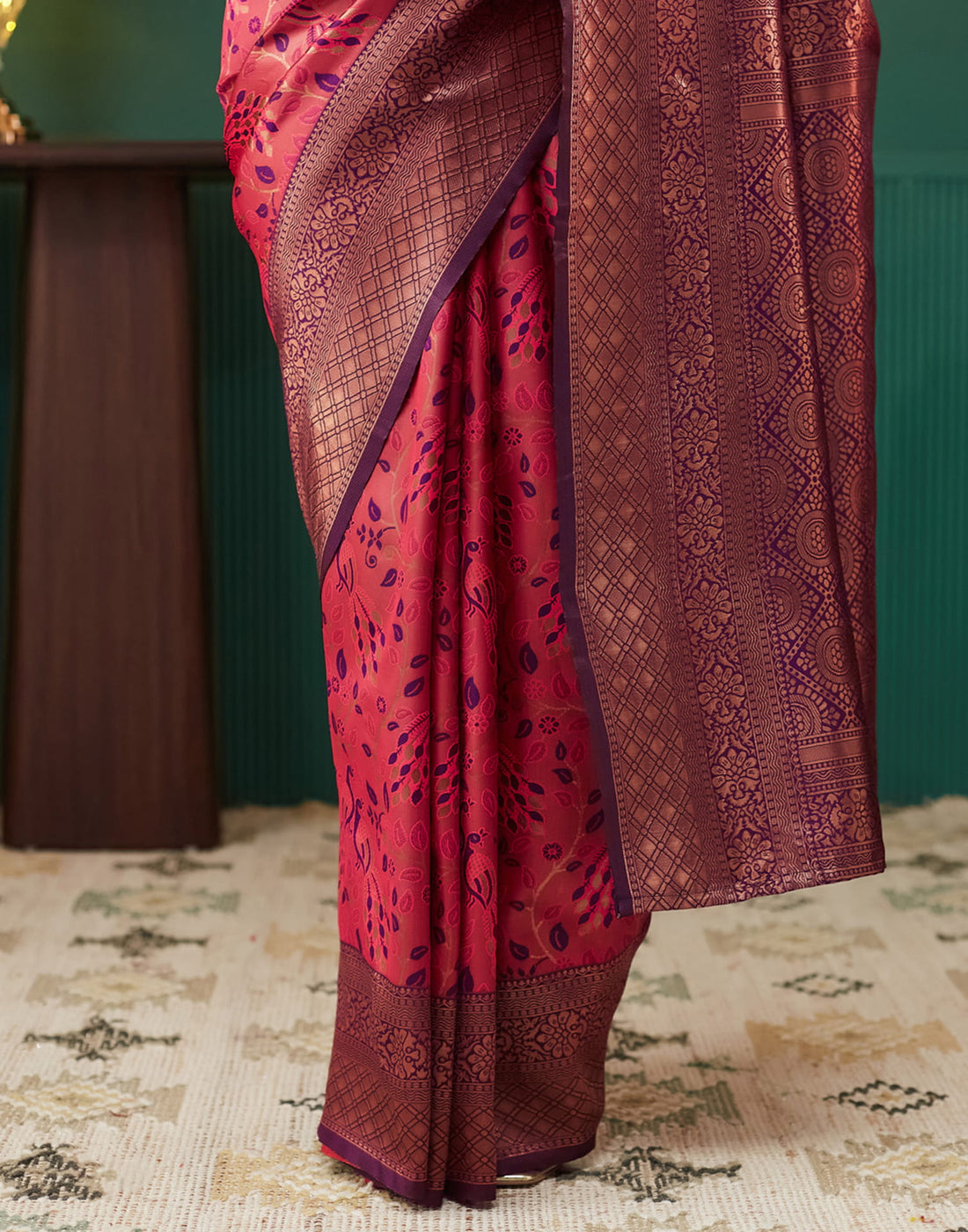Red Silk Blend Woven Woven Saree