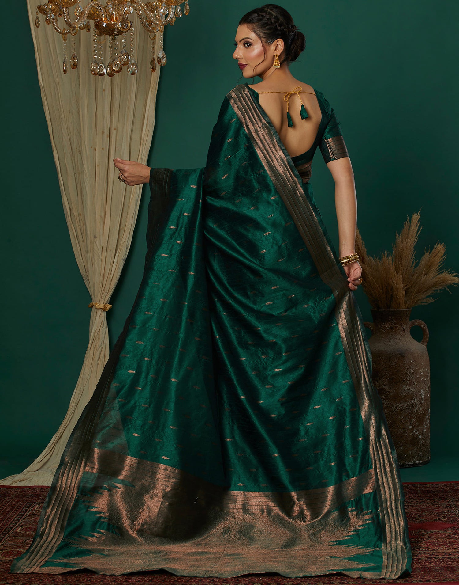 Green Silk Blend Woven Kanjivaram Saree