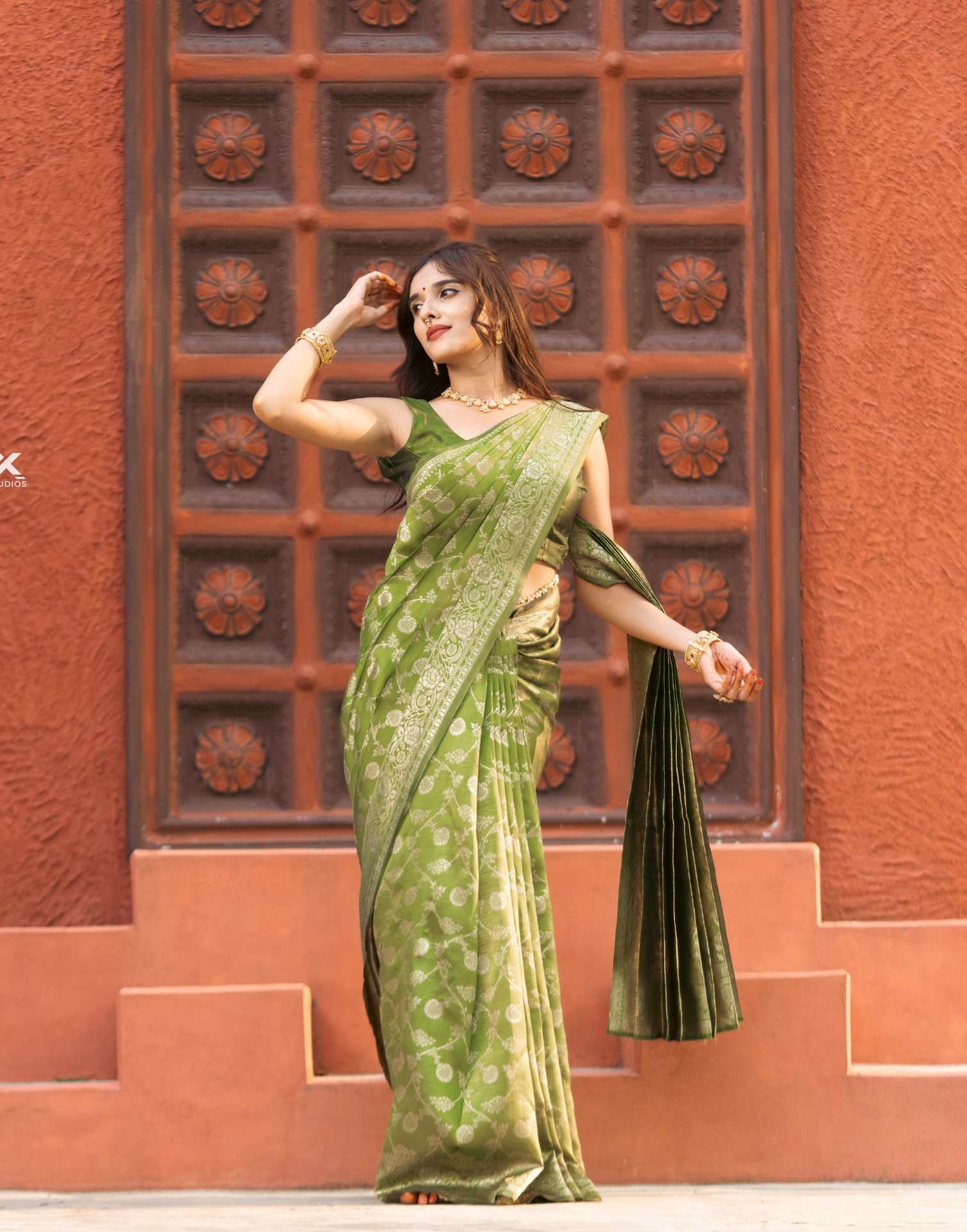 Light Olive Green Silk Blend Weaving Banarasi Saree