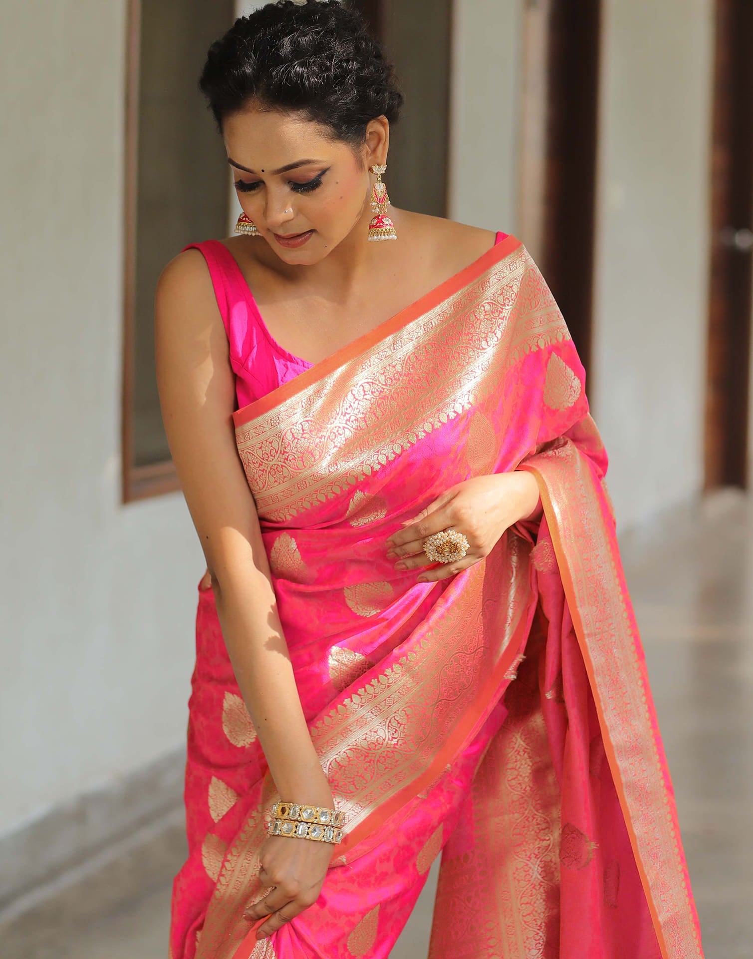 Bright Pink Silk Woven Kanjivaram Saree