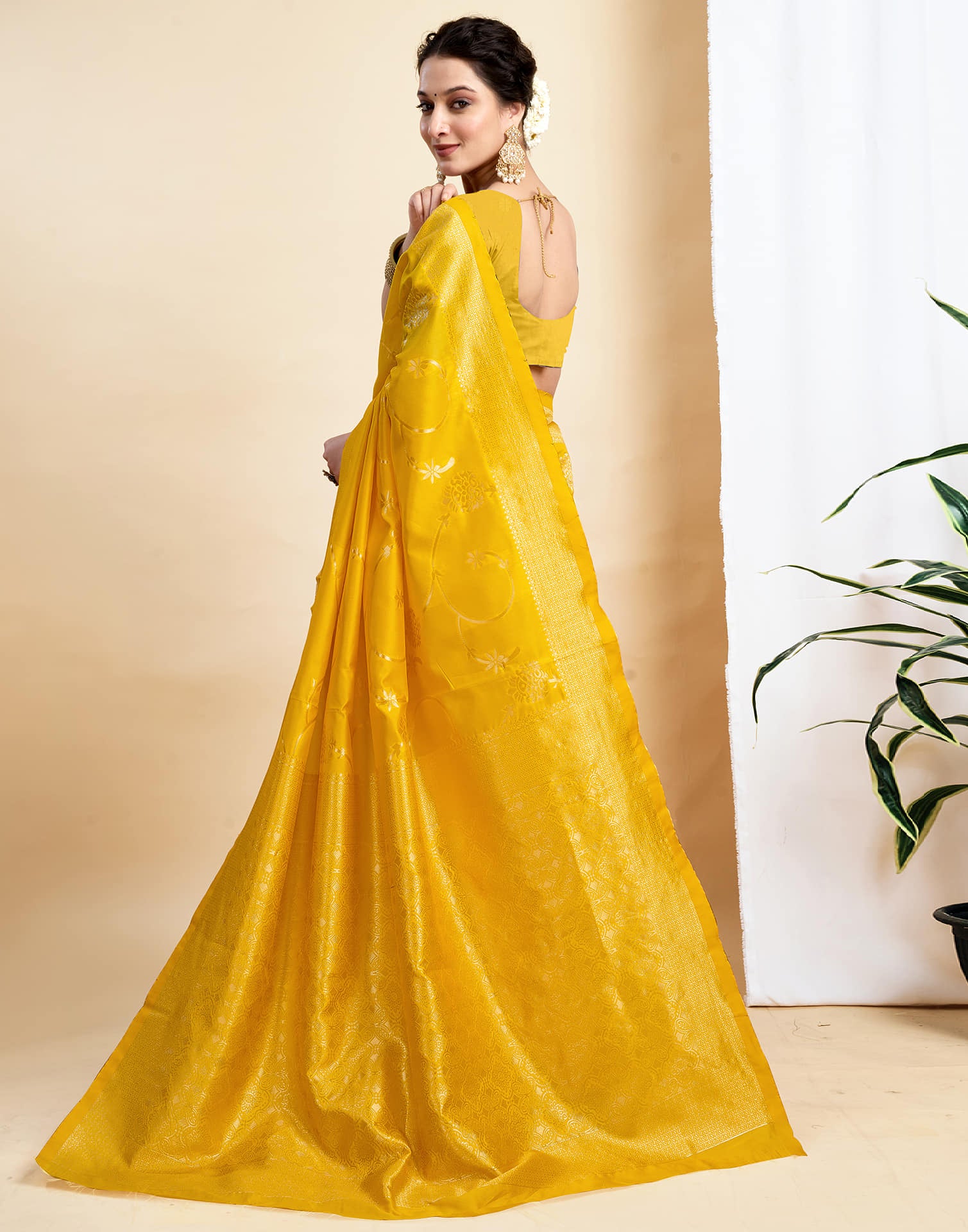 Yellow Silk Woven Banarasi Saree