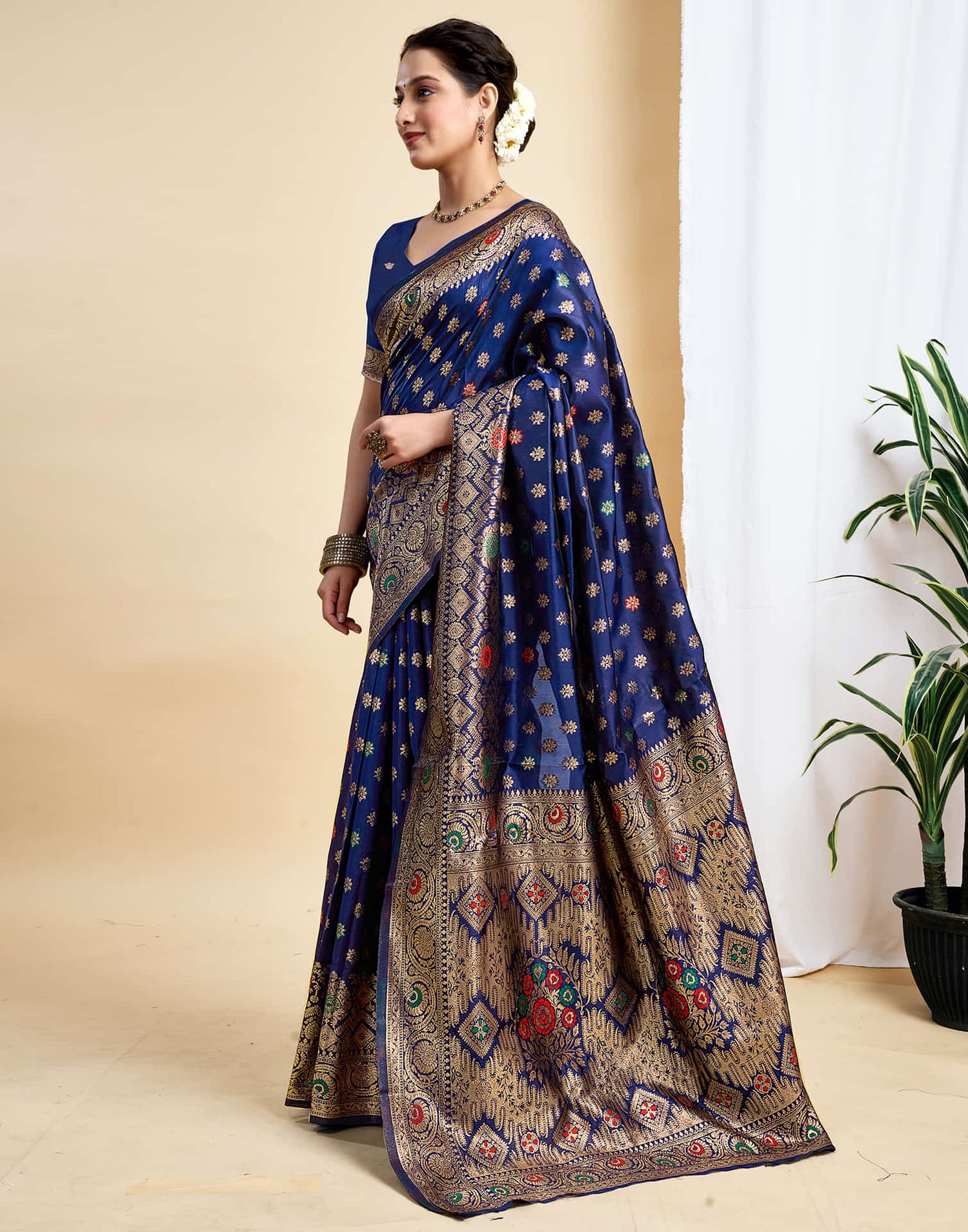 Navy Blue Silk Woven Kanjivaram Saree