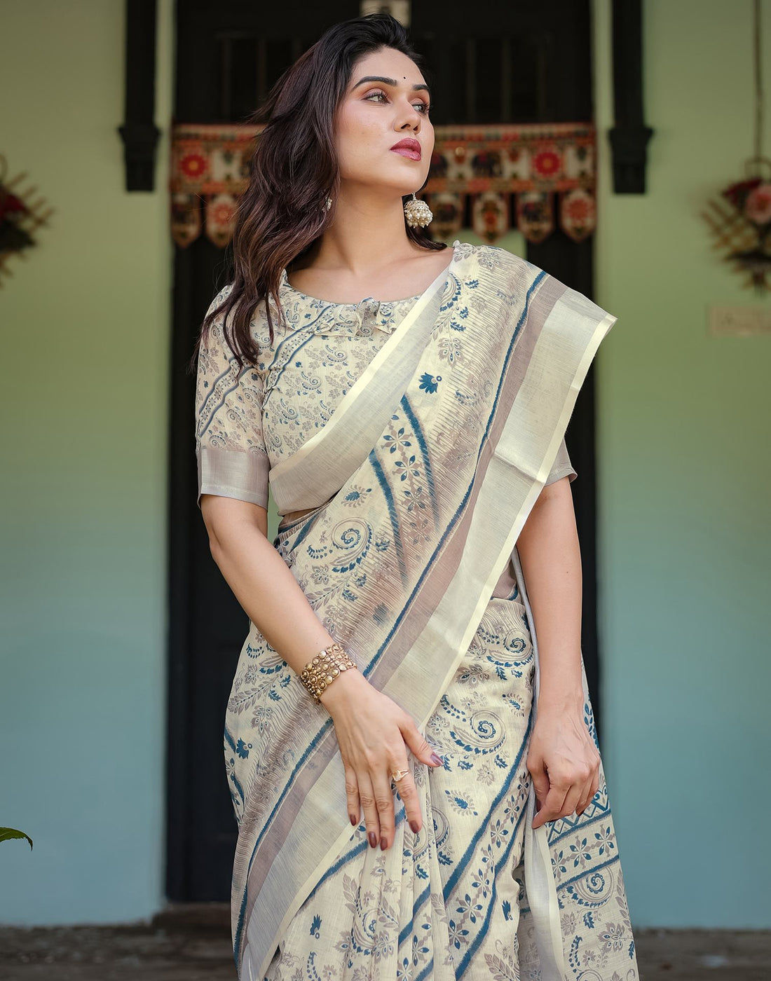 Cream Linen Printed Saree