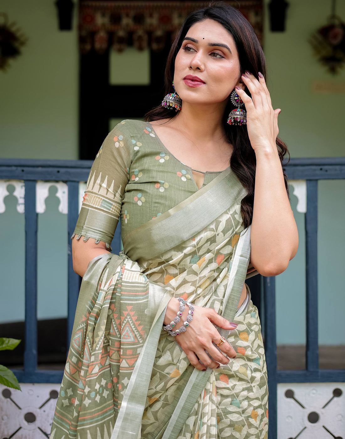 Cream Linen Printed Saree