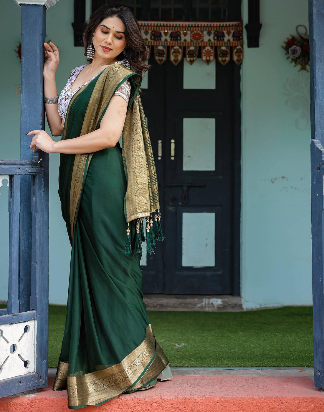 Dark Green Chiffon Woven Solid Saree