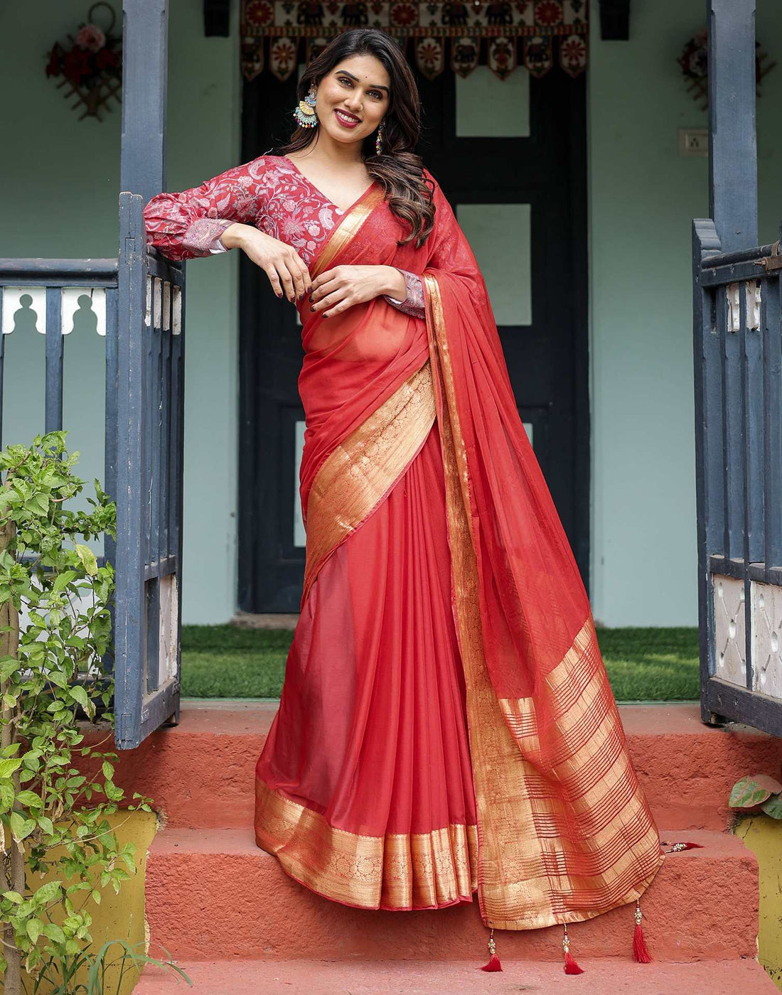 Dark Pink Chiffon Woven Solid Saree