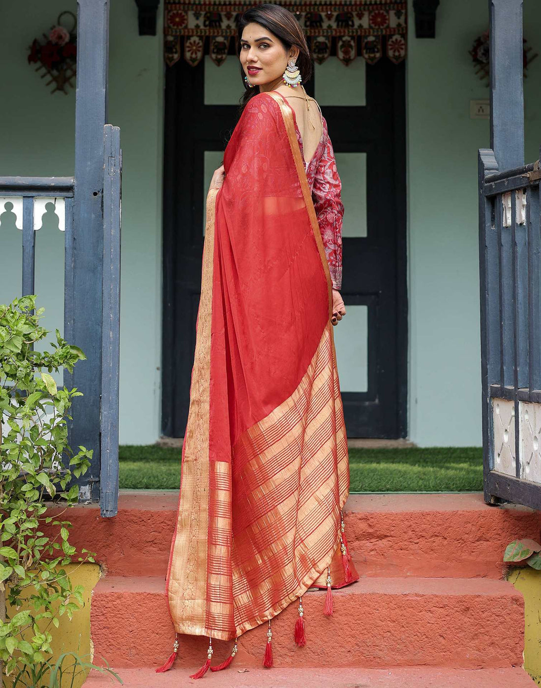 Dark Pink Chiffon Woven Solid Saree