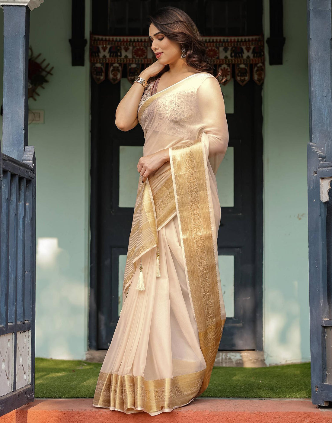 Off White Chiffon Woven Solid Saree