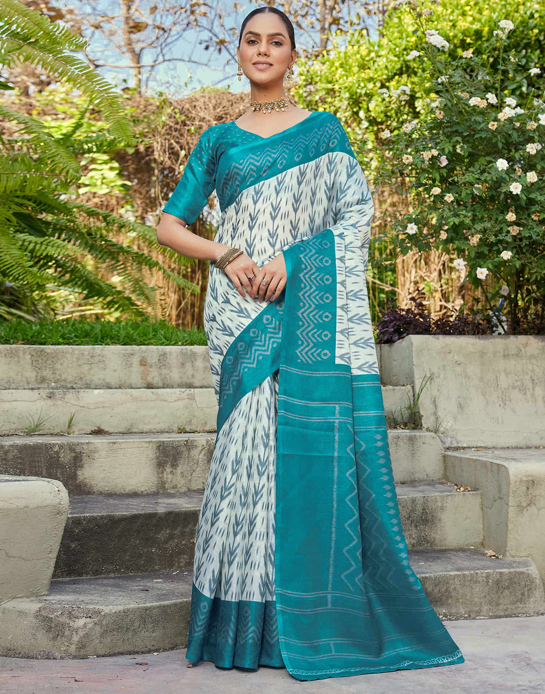 Teal Blue Cotton Blend Ikkat Printed Saree