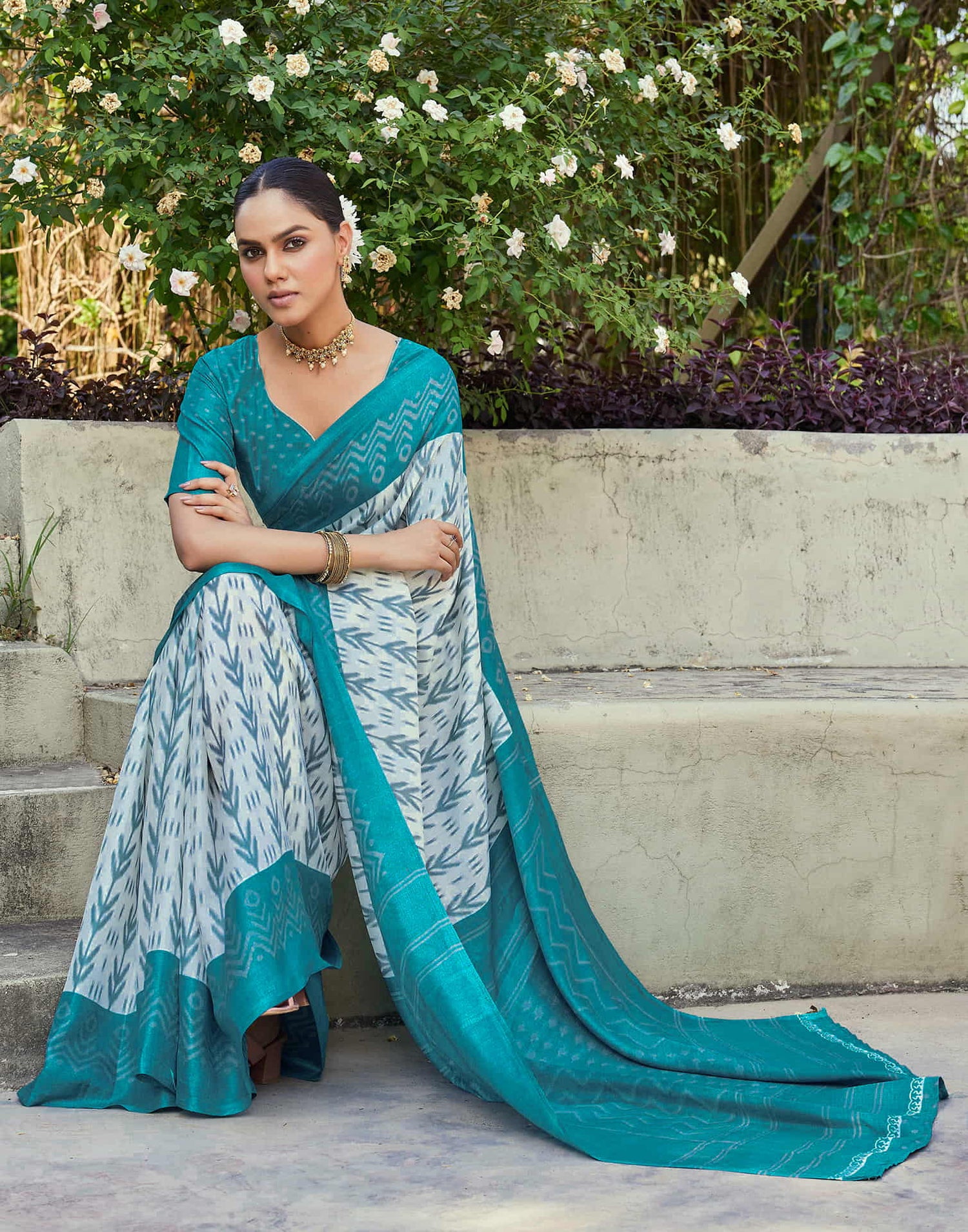 Teal Blue Cotton Blend Ikkat Printed Saree