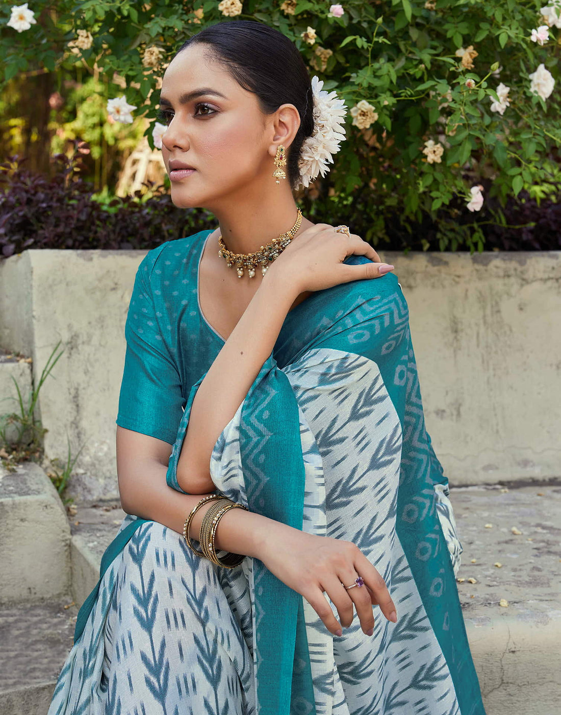 Teal Blue Cotton Blend Ikkat Printed Saree
