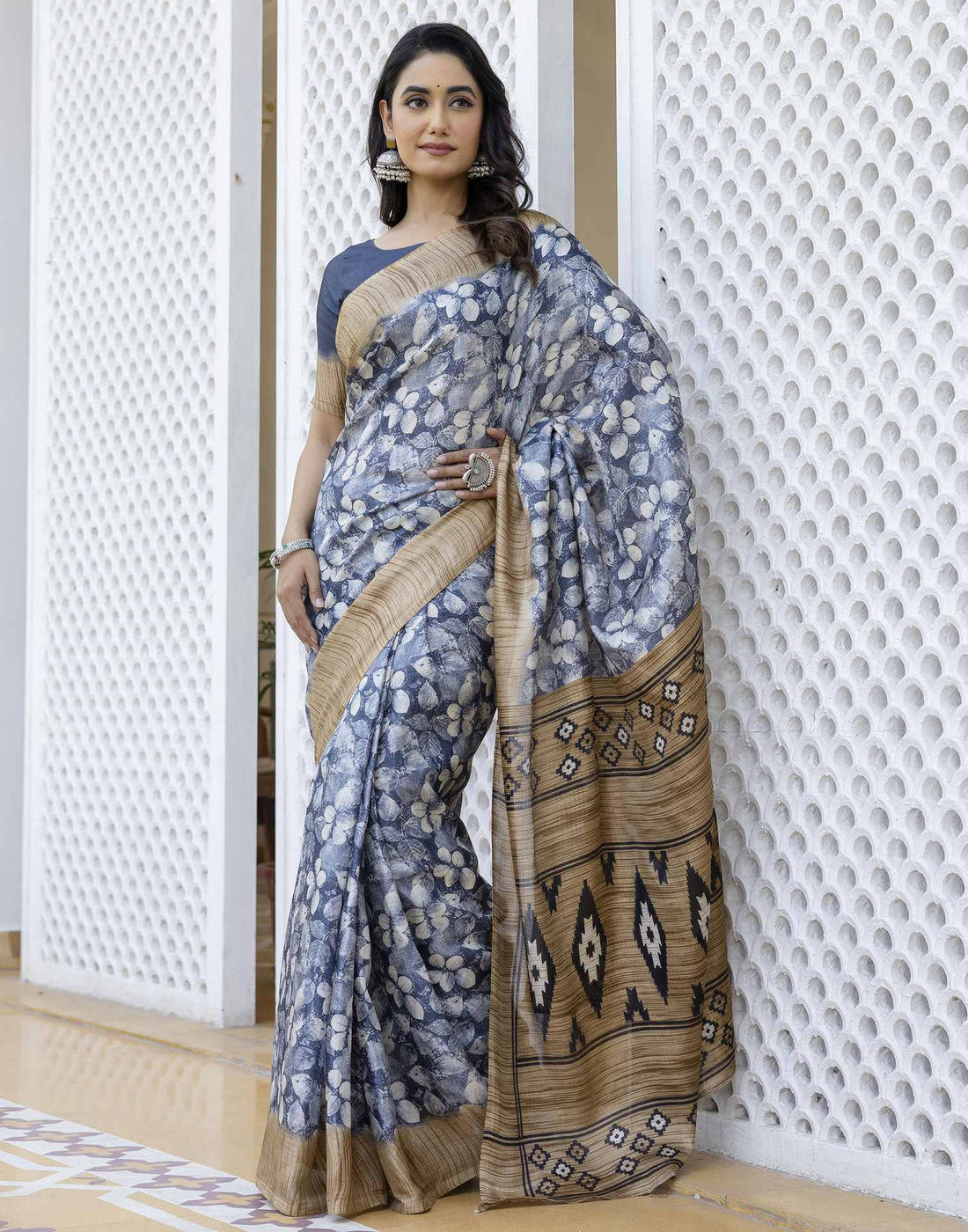 Grey Cotton Blend Printed Saree