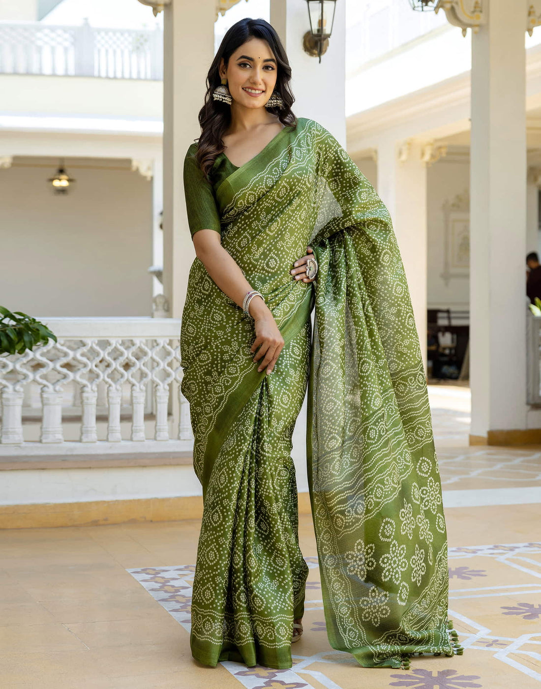 Green Cotton Blend Bandhani Printed Saree