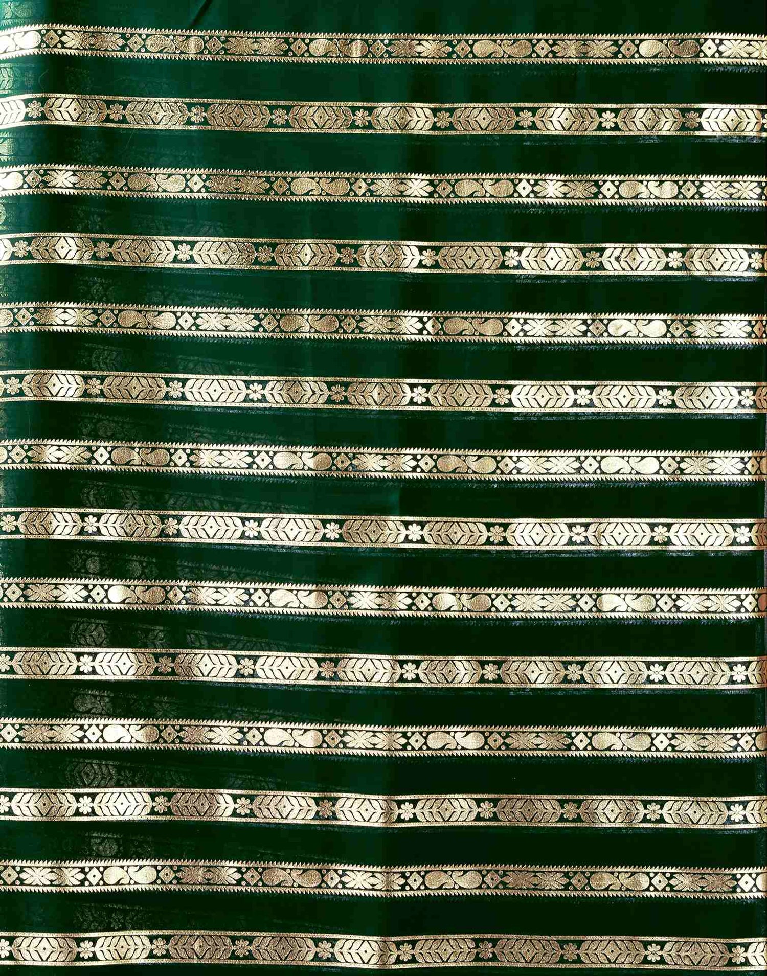 Dark Green Georgette Foil Printed Saree