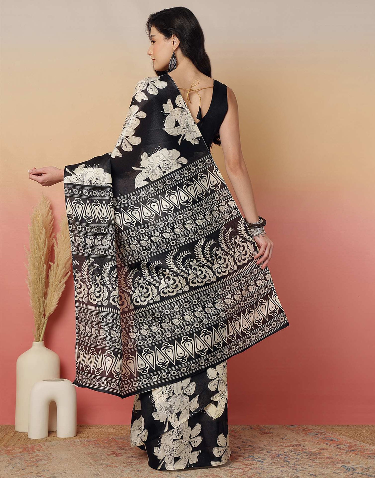 Black Cotton Blend Floral Printed Saree