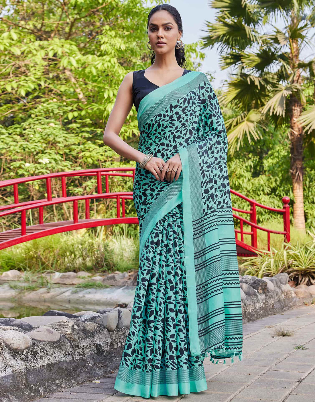 Turquoise Cotton Blend Printed Saree
