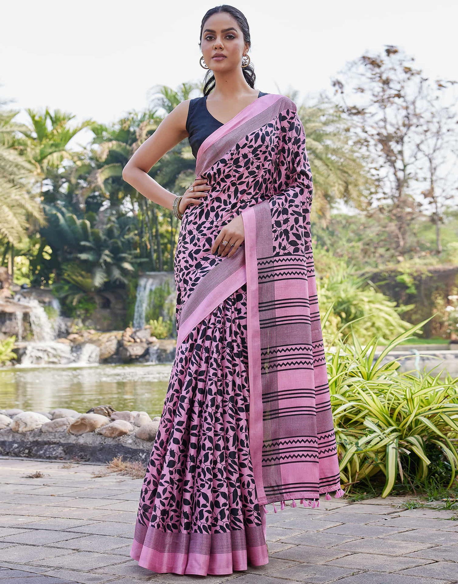 Pink Cotton Blend Printed Saree