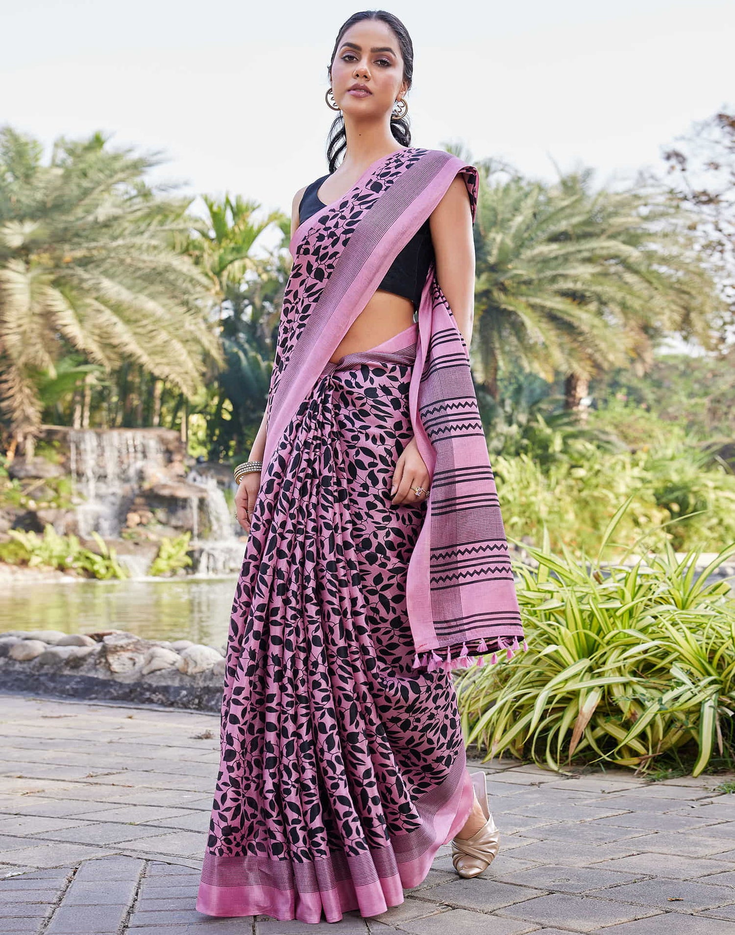 Pink Cotton Blend Printed Saree