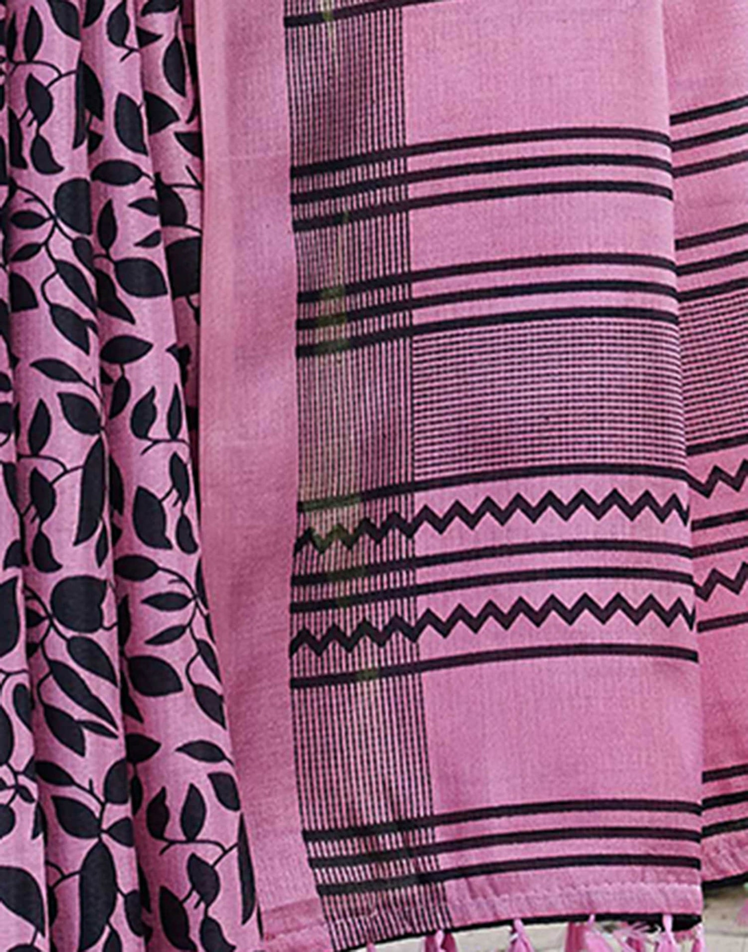 Pink Cotton Blend Printed Saree