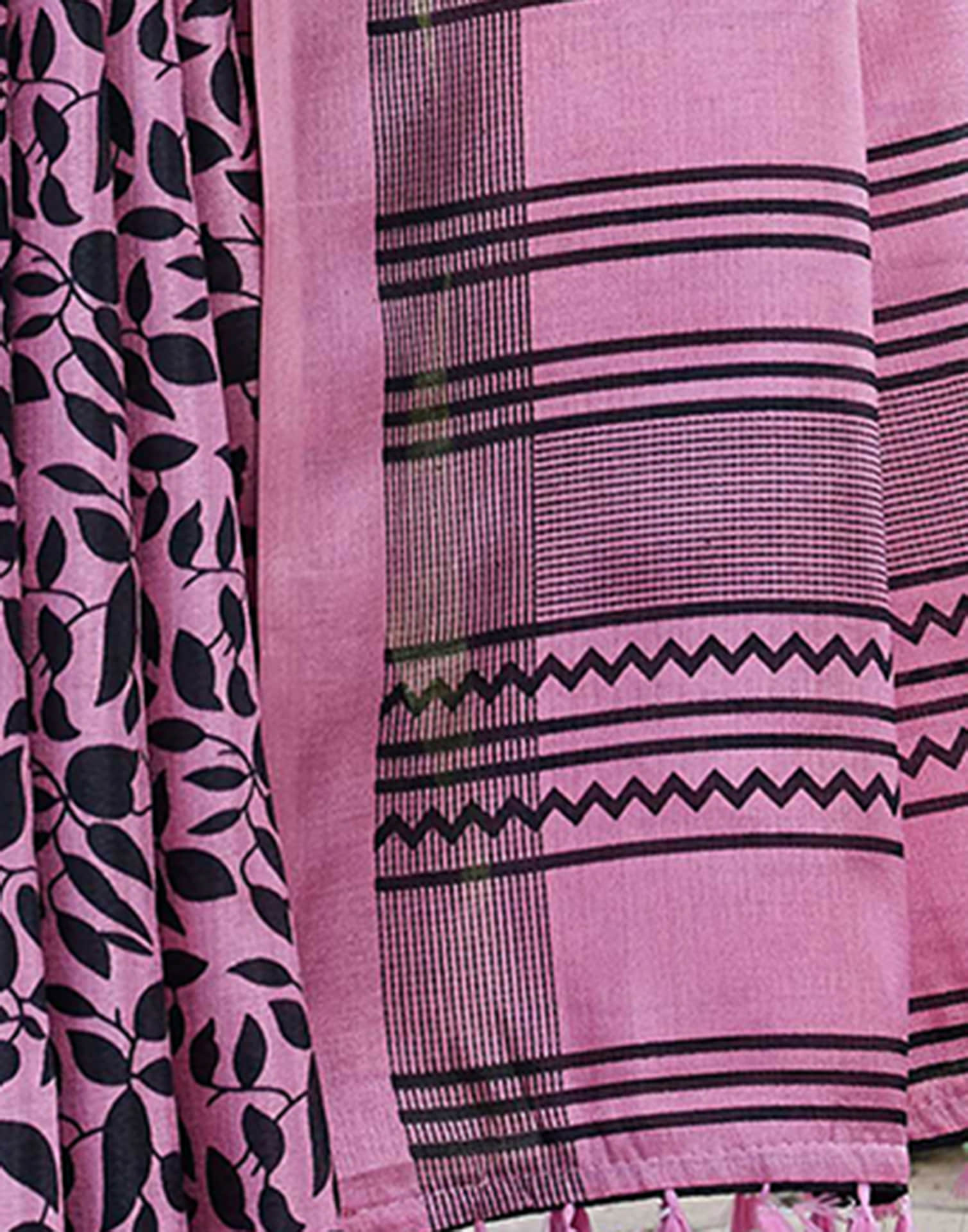 Pink Cotton Blend Printed Saree