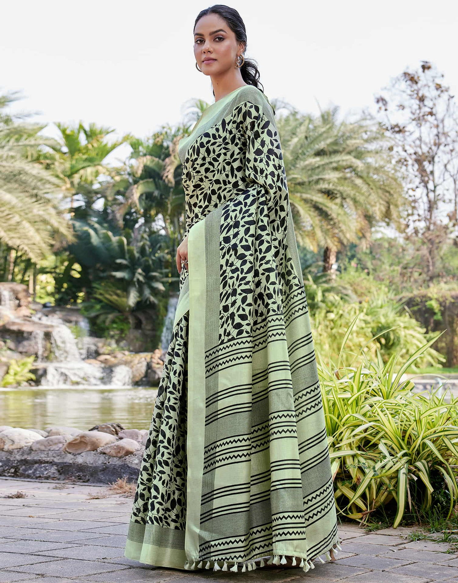 Pista Green Cotton Blend Printed Saree