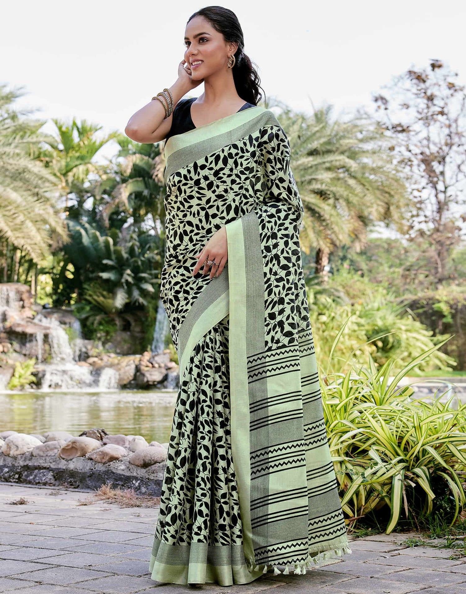 Pista Green Cotton Blend Printed Saree