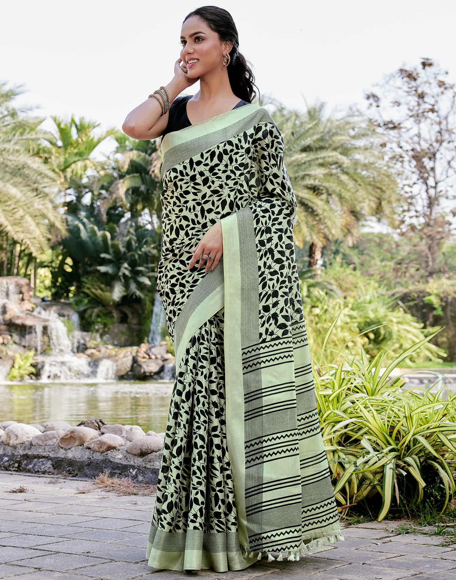 Pista Green Cotton Blend Printed Saree