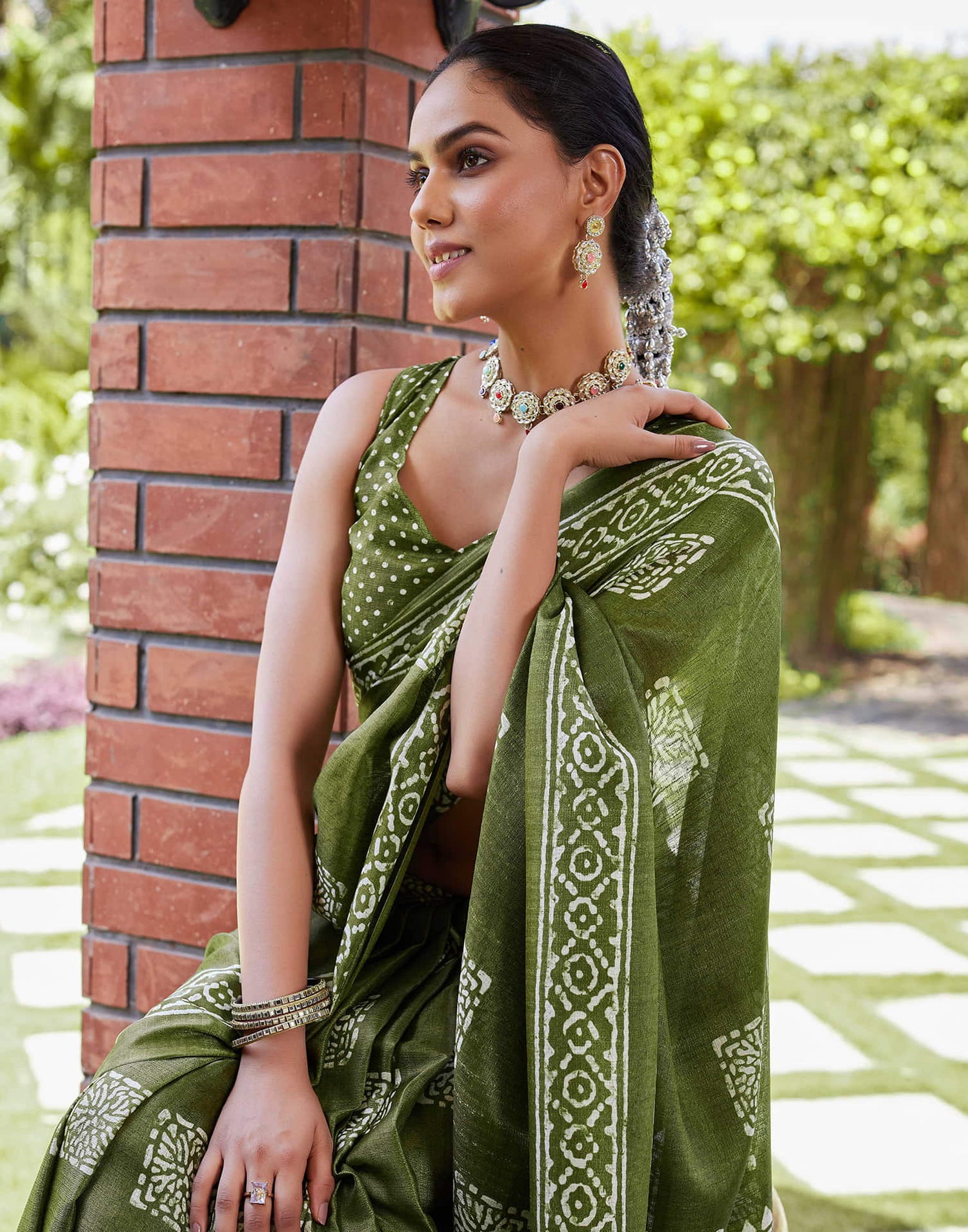 Green Cotton Blend Printed Saree