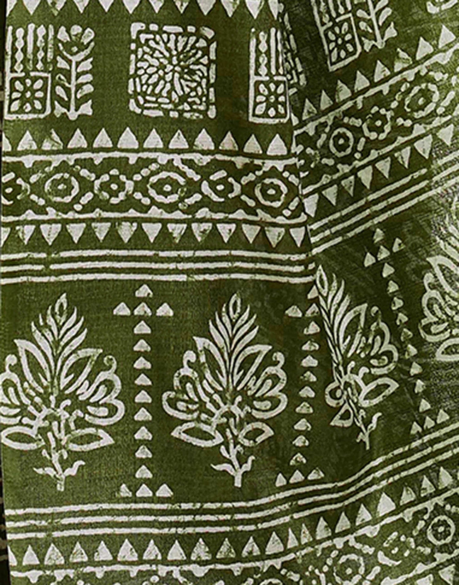 Green Cotton Blend Printed Saree