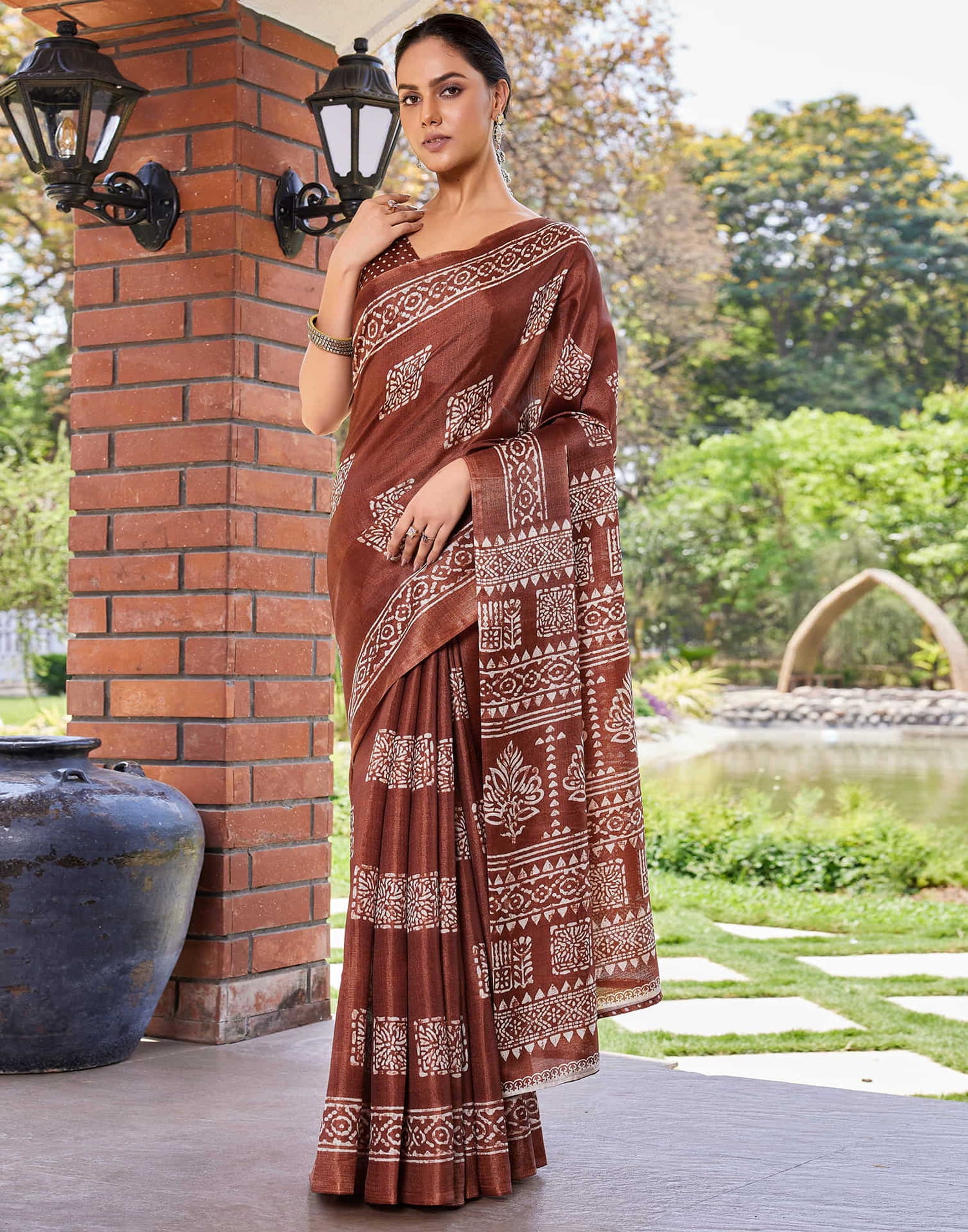 Brown Cotton Blend Printed Saree