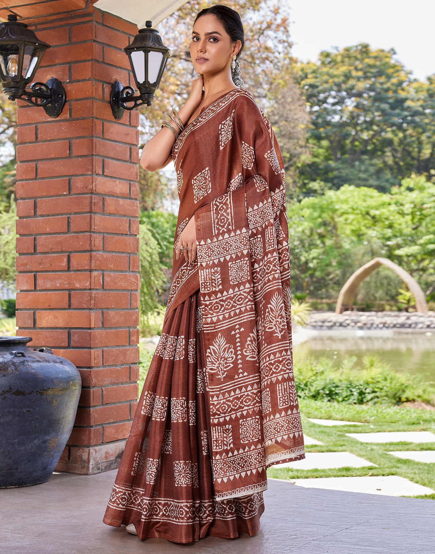Brown Cotton Blend Printed Saree