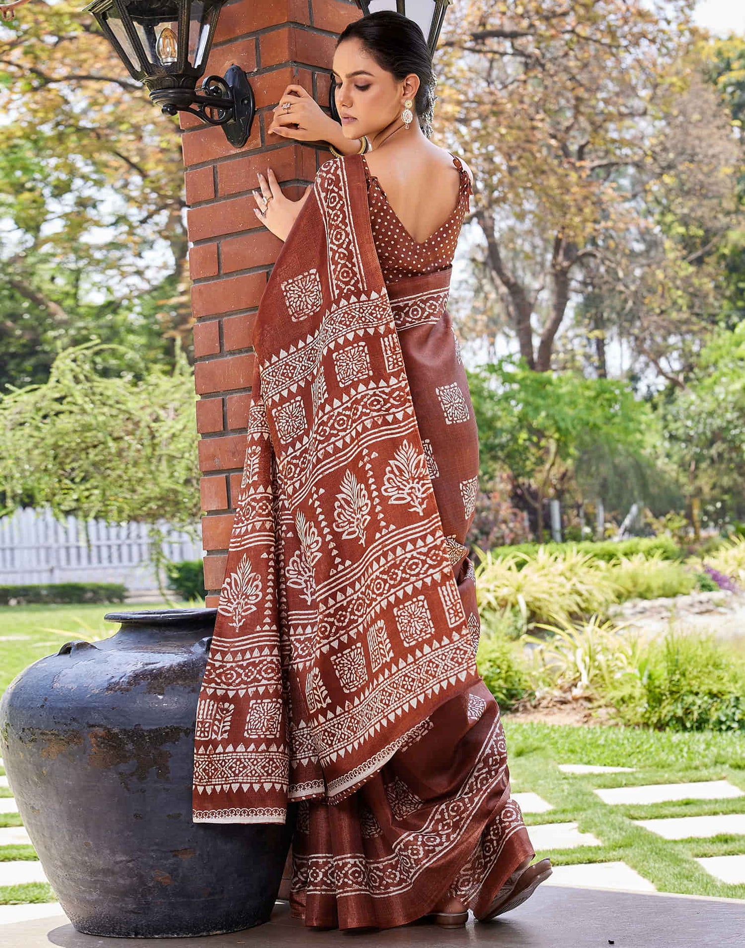 Brown Cotton Blend Printed Saree