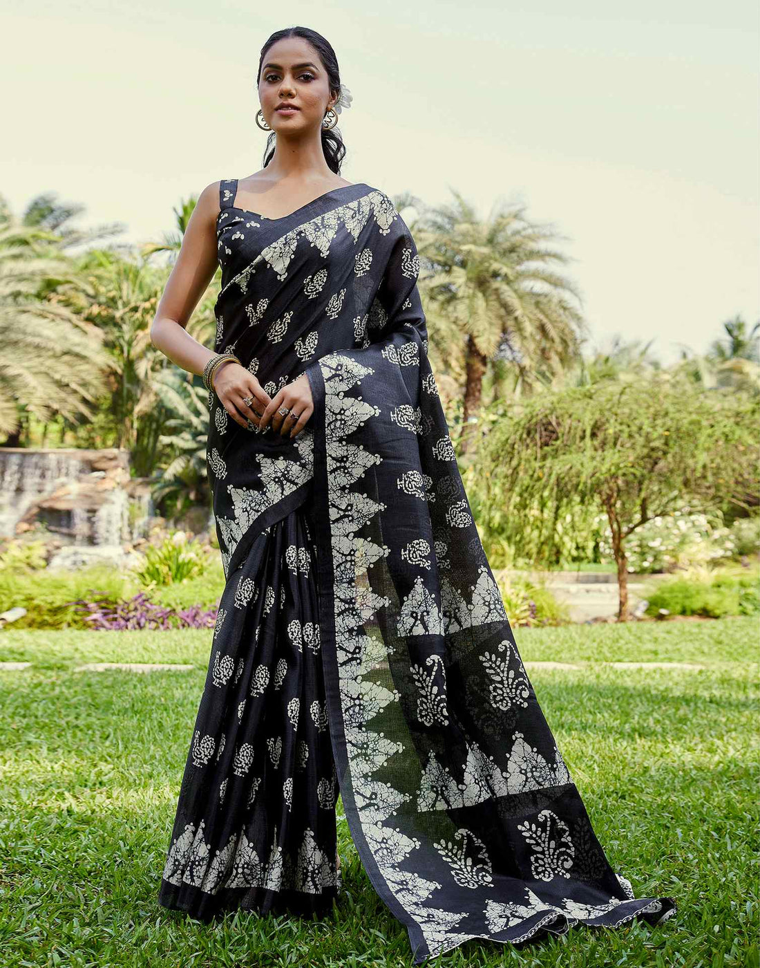 Black Cotton Blend Printed Saree